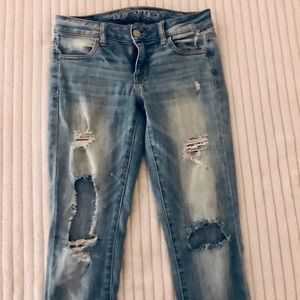 Trendy American Eagle Distressed Jeans